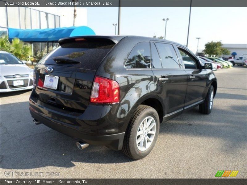 Tuxedo Black Metallic / Charcoal Black 2013 Ford Edge SE