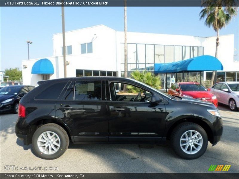 Tuxedo Black Metallic / Charcoal Black 2013 Ford Edge SE