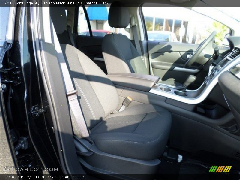 Tuxedo Black Metallic / Charcoal Black 2013 Ford Edge SE