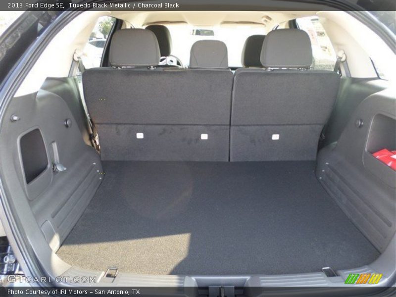 Tuxedo Black Metallic / Charcoal Black 2013 Ford Edge SE
