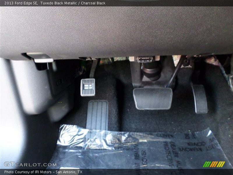 Tuxedo Black Metallic / Charcoal Black 2013 Ford Edge SE