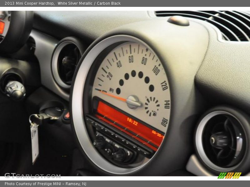 White Silver Metallic / Carbon Black 2013 Mini Cooper Hardtop