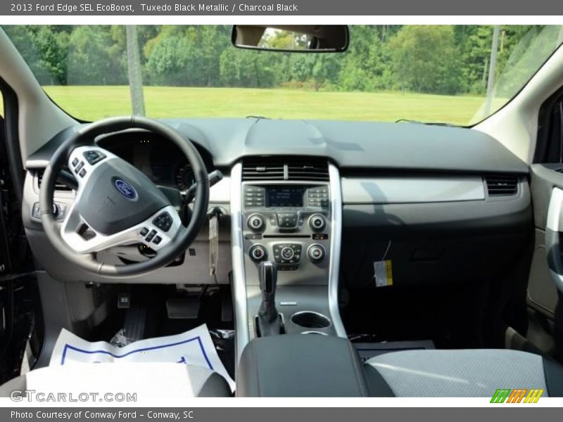 Dashboard of 2013 Edge SEL EcoBoost