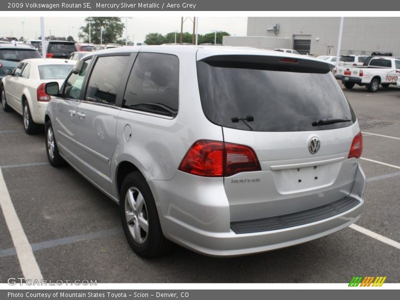 Mercury Sliver Metallic / Aero Grey 2009 Volkswagen Routan SE
