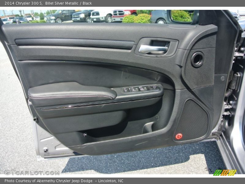 Door Panel of 2014 300 S