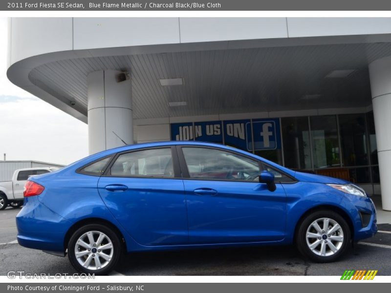 Blue Flame Metallic / Charcoal Black/Blue Cloth 2011 Ford Fiesta SE Sedan