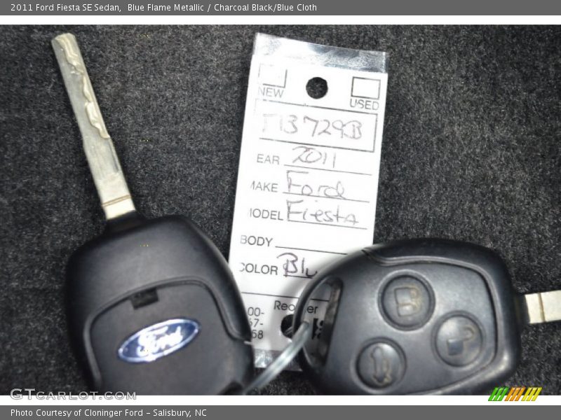 Blue Flame Metallic / Charcoal Black/Blue Cloth 2011 Ford Fiesta SE Sedan