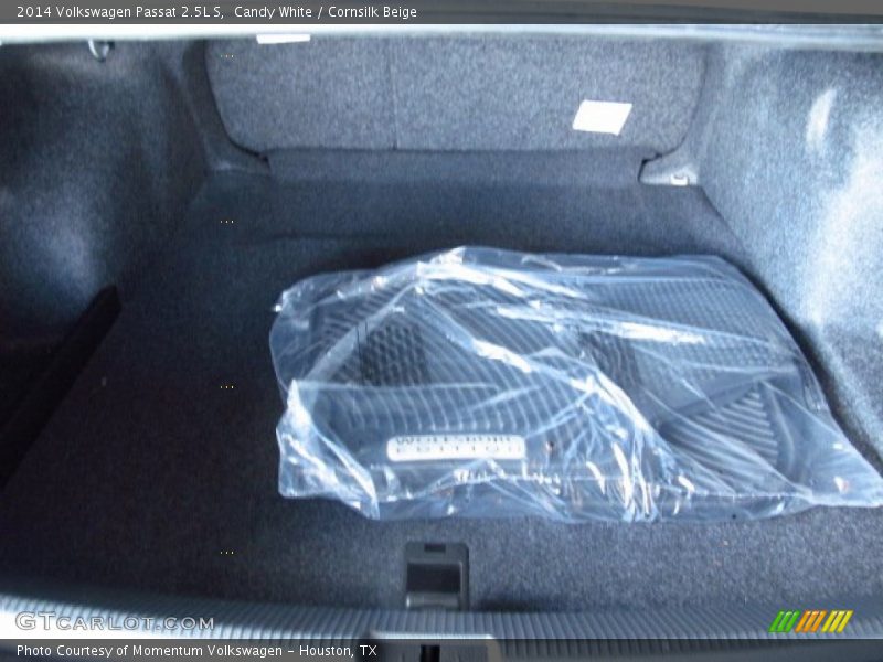 Candy White / Cornsilk Beige 2014 Volkswagen Passat 2.5L S