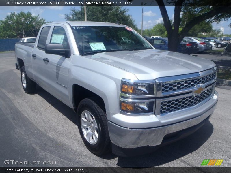 Front 3/4 View of 2014 Silverado 1500 LT Double Cab