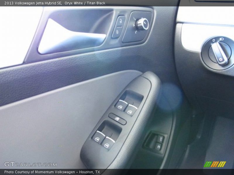 Oryx White / Titan Black 2013 Volkswagen Jetta Hybrid SE