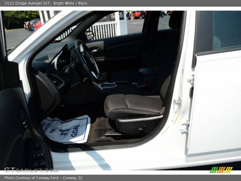 Bright White / Black 2012 Dodge Avenger SXT