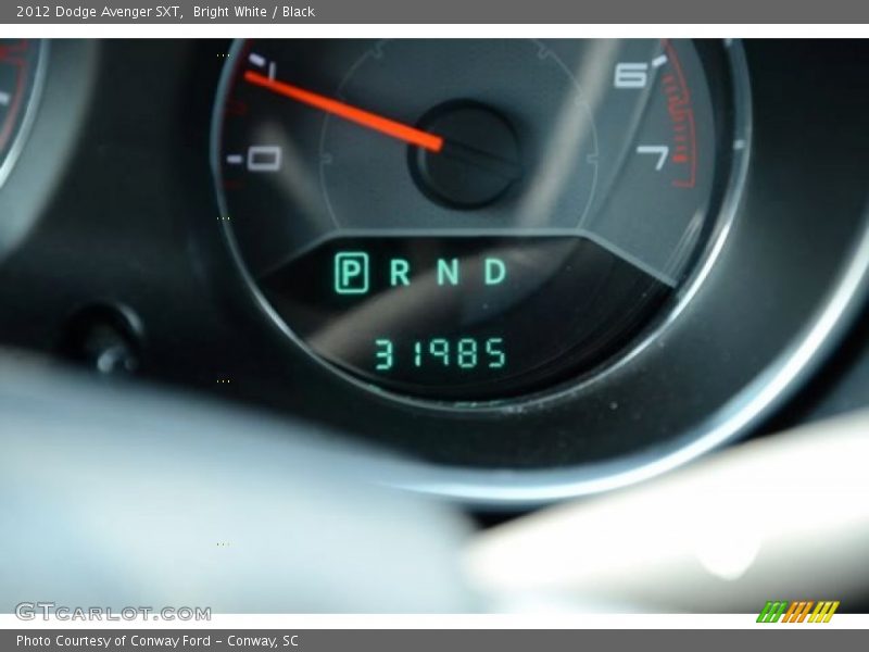 Bright White / Black 2012 Dodge Avenger SXT
