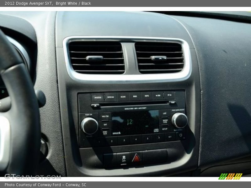 Bright White / Black 2012 Dodge Avenger SXT