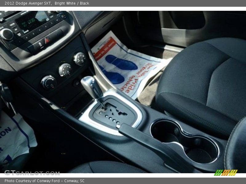 Bright White / Black 2012 Dodge Avenger SXT