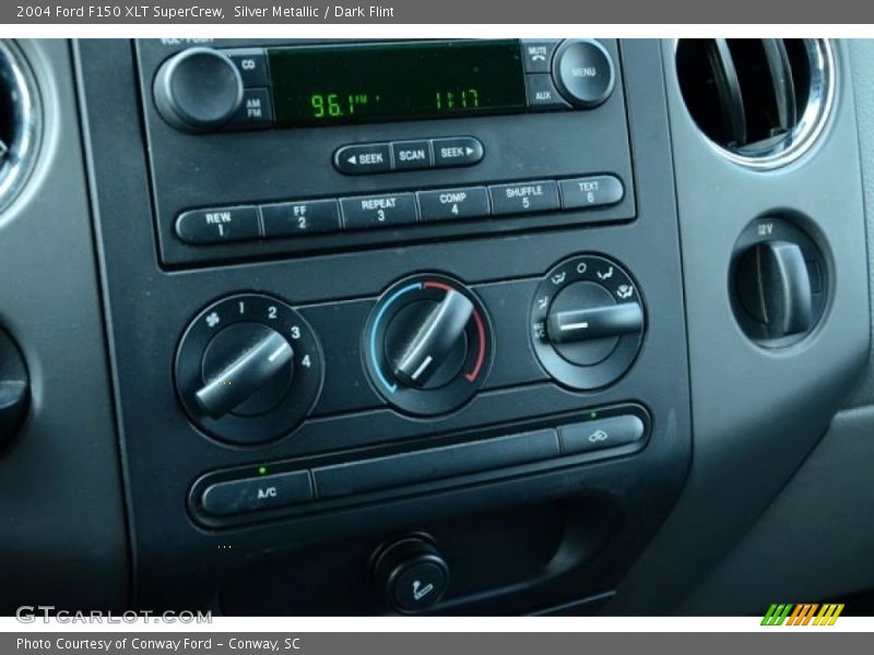 Silver Metallic / Dark Flint 2004 Ford F150 XLT SuperCrew