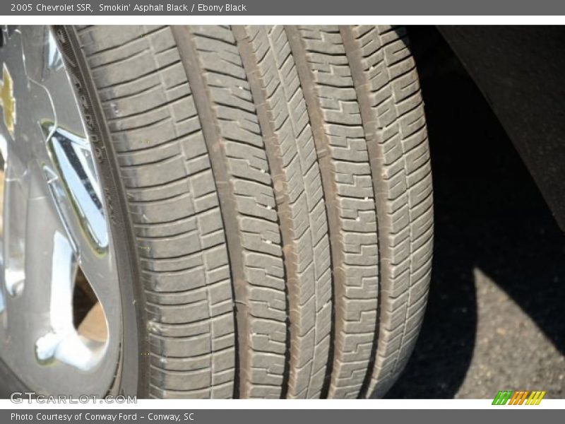 Smokin' Asphalt Black / Ebony Black 2005 Chevrolet SSR