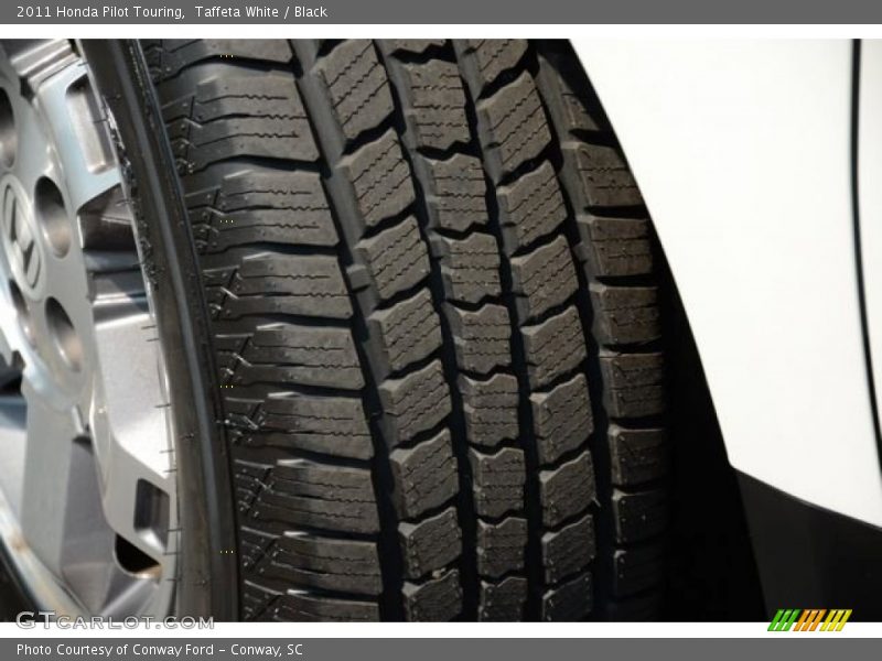 Taffeta White / Black 2011 Honda Pilot Touring