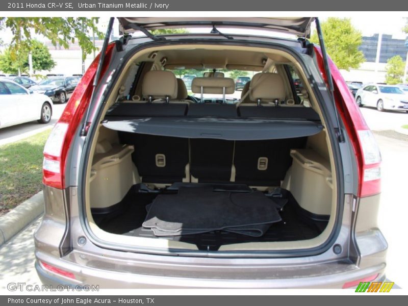 Urban Titanium Metallic / Ivory 2011 Honda CR-V SE