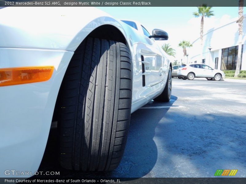 designo Mystic White / designo Classic Red/Black 2012 Mercedes-Benz SLS AMG