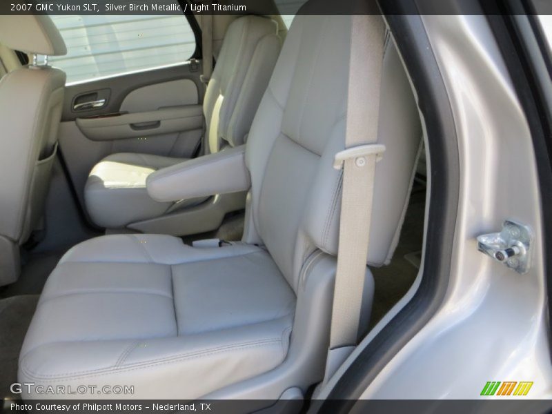 Silver Birch Metallic / Light Titanium 2007 GMC Yukon SLT