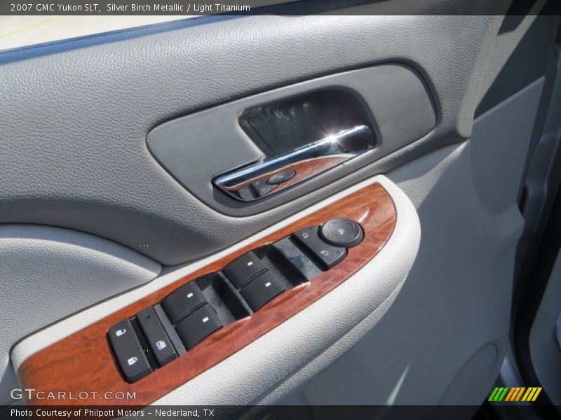 Silver Birch Metallic / Light Titanium 2007 GMC Yukon SLT