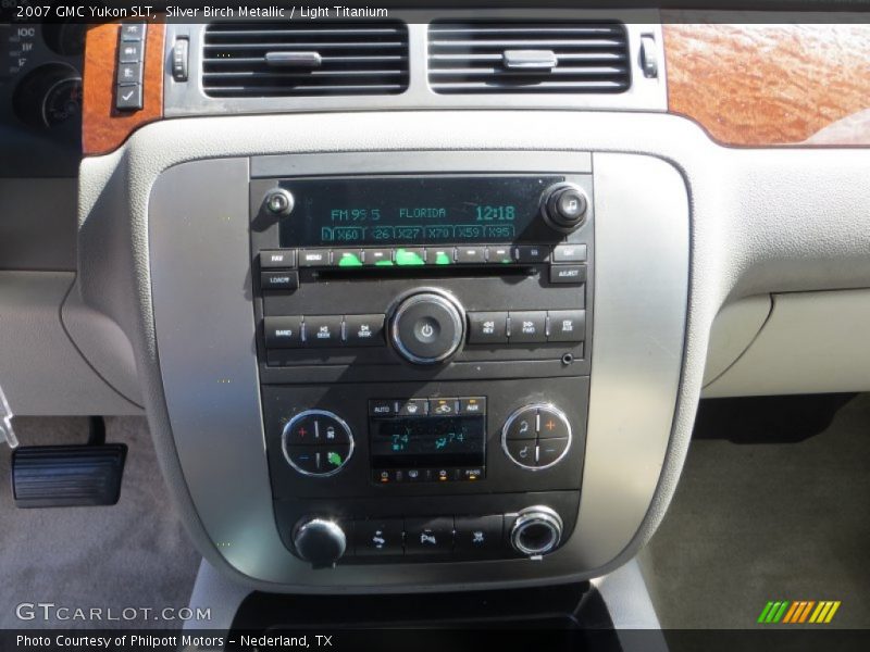 Silver Birch Metallic / Light Titanium 2007 GMC Yukon SLT