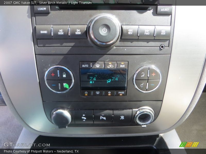 Silver Birch Metallic / Light Titanium 2007 GMC Yukon SLT