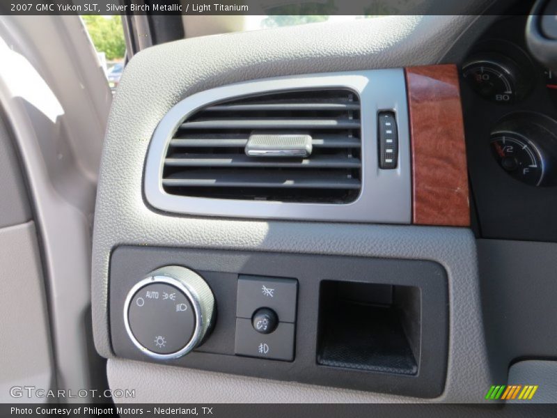 Silver Birch Metallic / Light Titanium 2007 GMC Yukon SLT