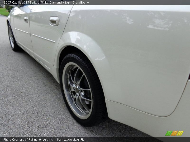 White Diamond / Light Gray/Ebony 2005 Cadillac CTS Sedan