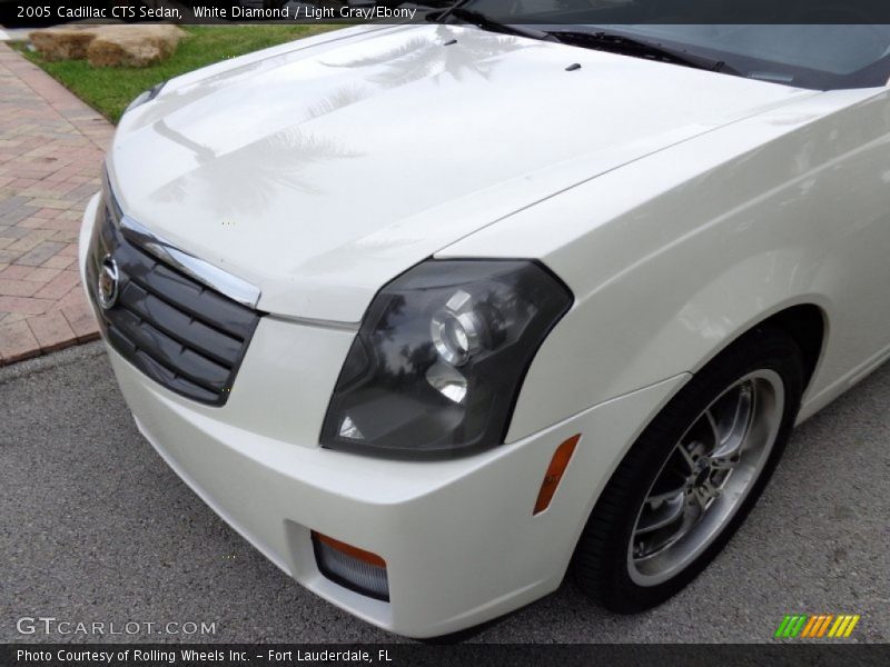White Diamond / Light Gray/Ebony 2005 Cadillac CTS Sedan