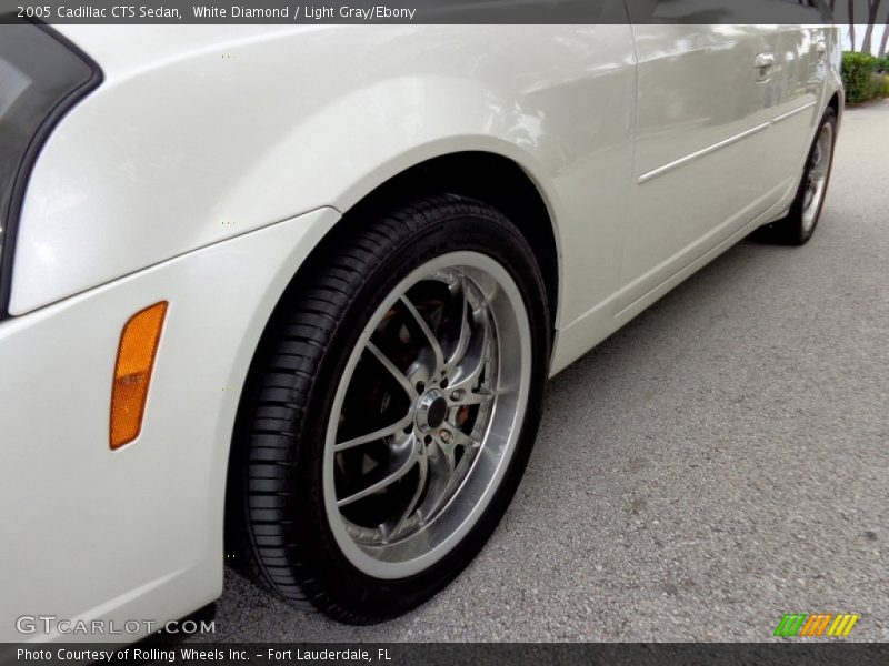 White Diamond / Light Gray/Ebony 2005 Cadillac CTS Sedan