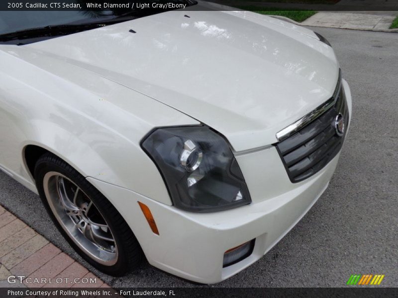 White Diamond / Light Gray/Ebony 2005 Cadillac CTS Sedan