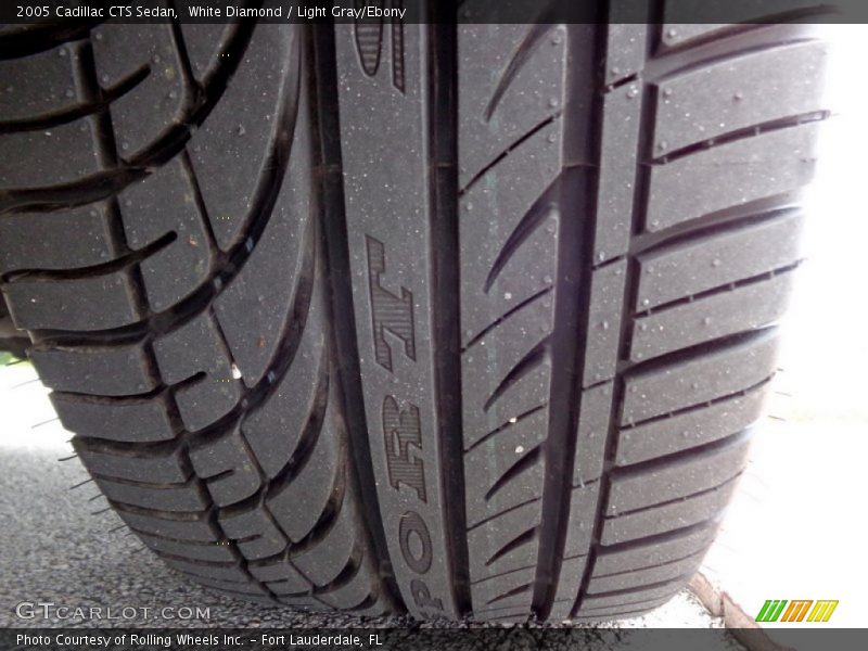 White Diamond / Light Gray/Ebony 2005 Cadillac CTS Sedan