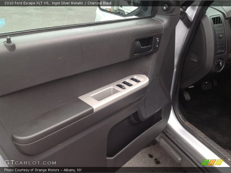 Ingot Silver Metallic / Charcoal Black 2010 Ford Escape XLT V6