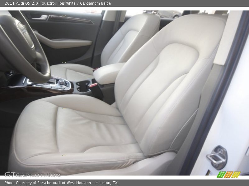 Front Seat of 2011 Q5 2.0T quattro