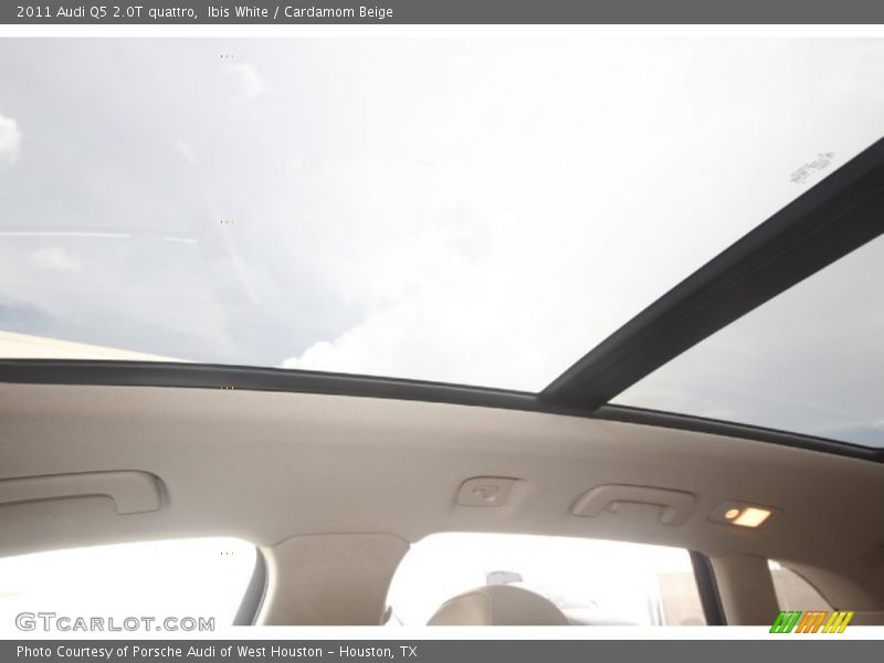 Sunroof of 2011 Q5 2.0T quattro