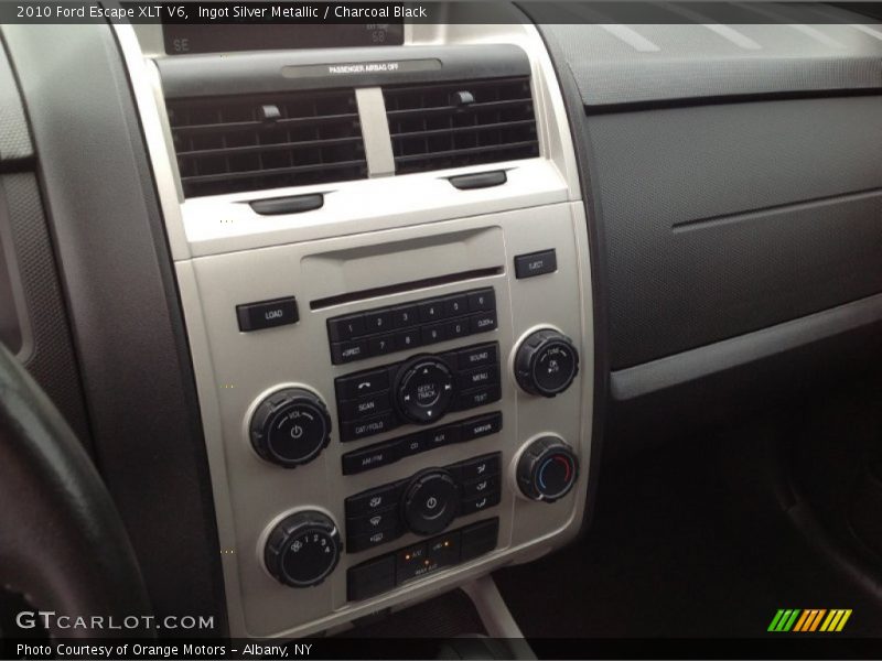 Ingot Silver Metallic / Charcoal Black 2010 Ford Escape XLT V6