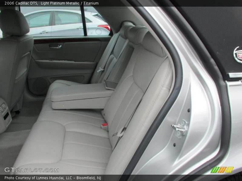 Light Platinum Metallic / Titanium 2006 Cadillac DTS