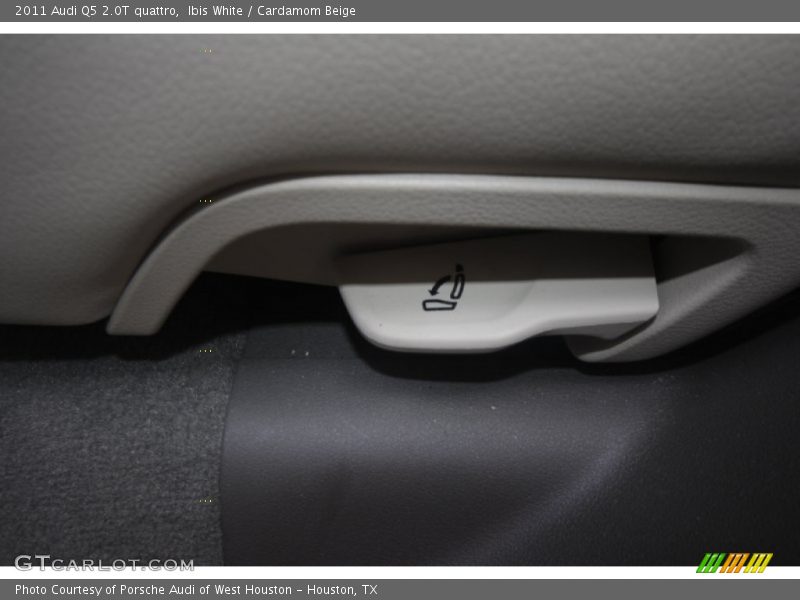 Ibis White / Cardamom Beige 2011 Audi Q5 2.0T quattro
