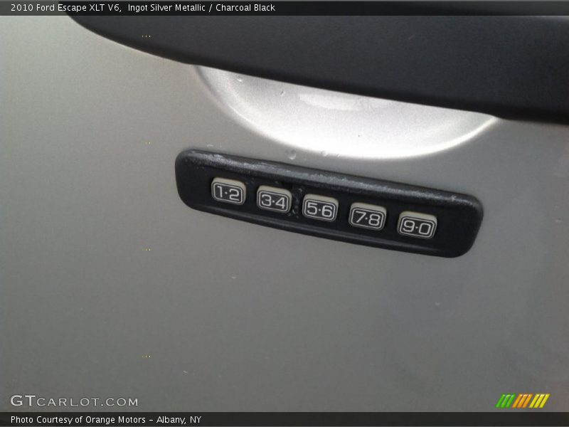 Ingot Silver Metallic / Charcoal Black 2010 Ford Escape XLT V6