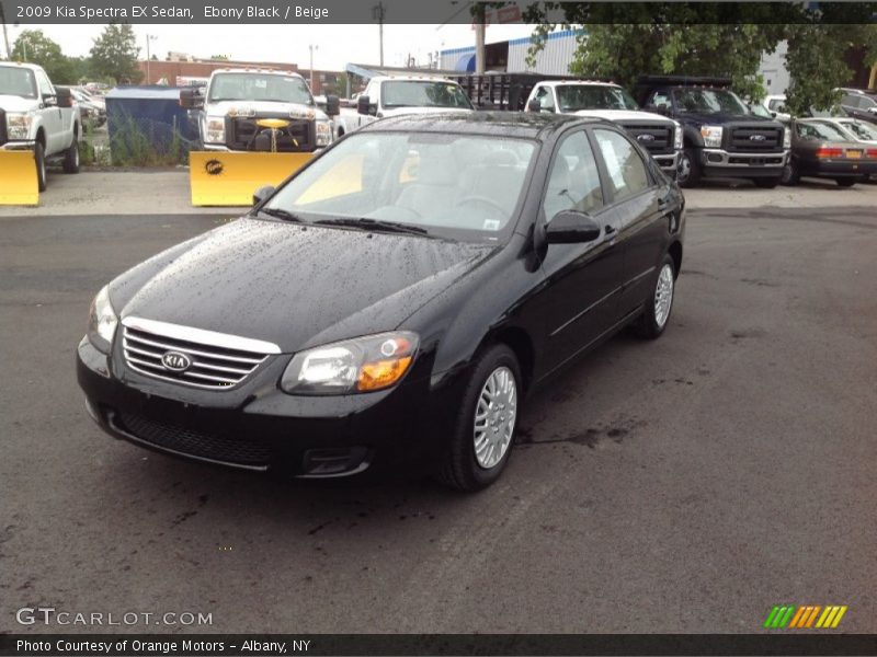Front 3/4 View of 2009 Spectra EX Sedan