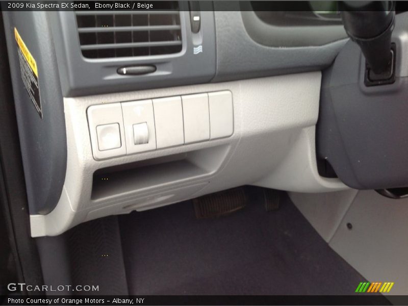Ebony Black / Beige 2009 Kia Spectra EX Sedan