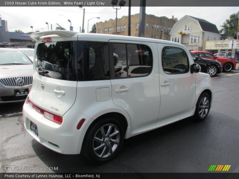 White Pearl / Light Gray 2009 Nissan Cube Krom Edition