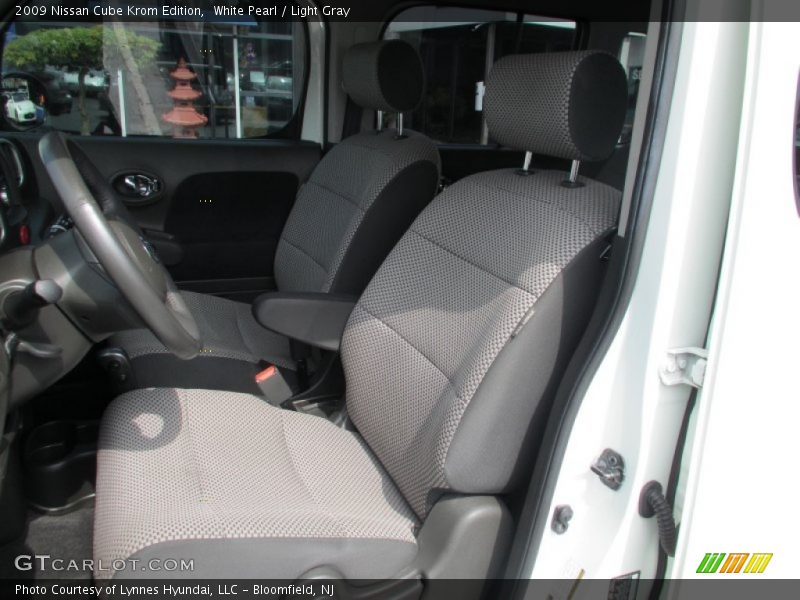 White Pearl / Light Gray 2009 Nissan Cube Krom Edition
