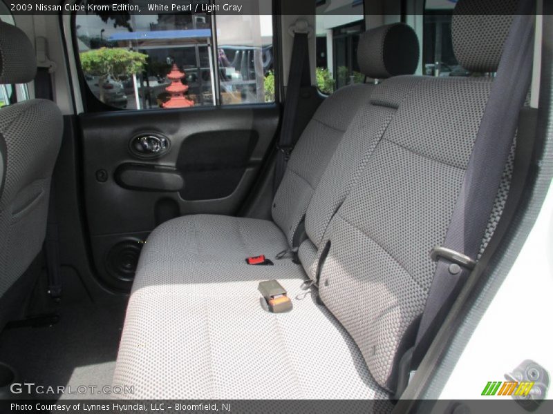 White Pearl / Light Gray 2009 Nissan Cube Krom Edition