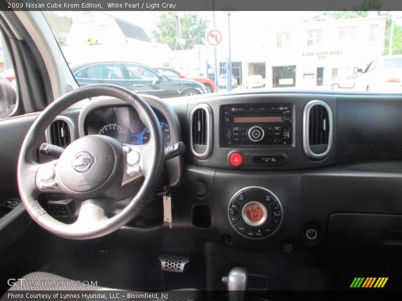 White Pearl / Light Gray 2009 Nissan Cube Krom Edition