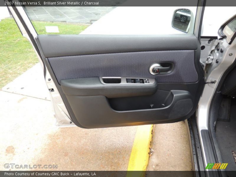 Brilliant Silver Metallic / Charcoal 2007 Nissan Versa S