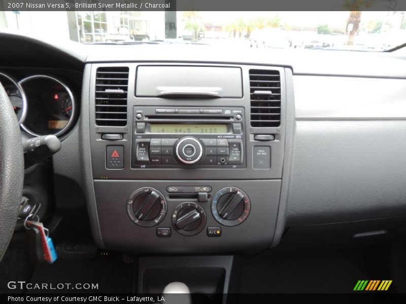 Brilliant Silver Metallic / Charcoal 2007 Nissan Versa S