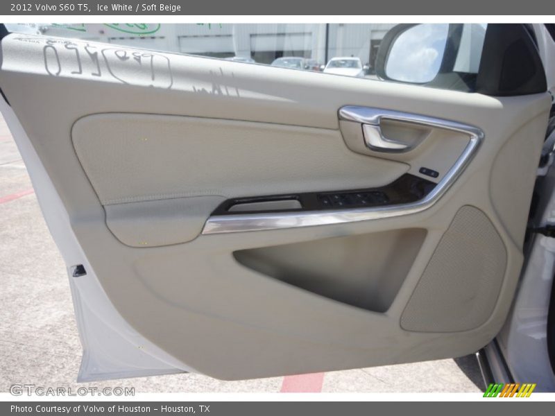 Ice White / Soft Beige 2012 Volvo S60 T5