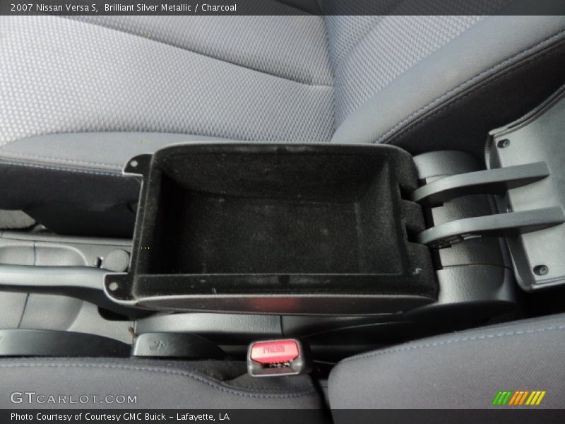 Brilliant Silver Metallic / Charcoal 2007 Nissan Versa S